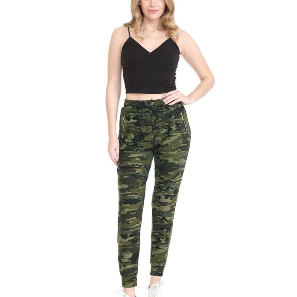 California Cargo Pants NWOT Women’s size S/ Junior 12-14 Chic, stylish & comfy